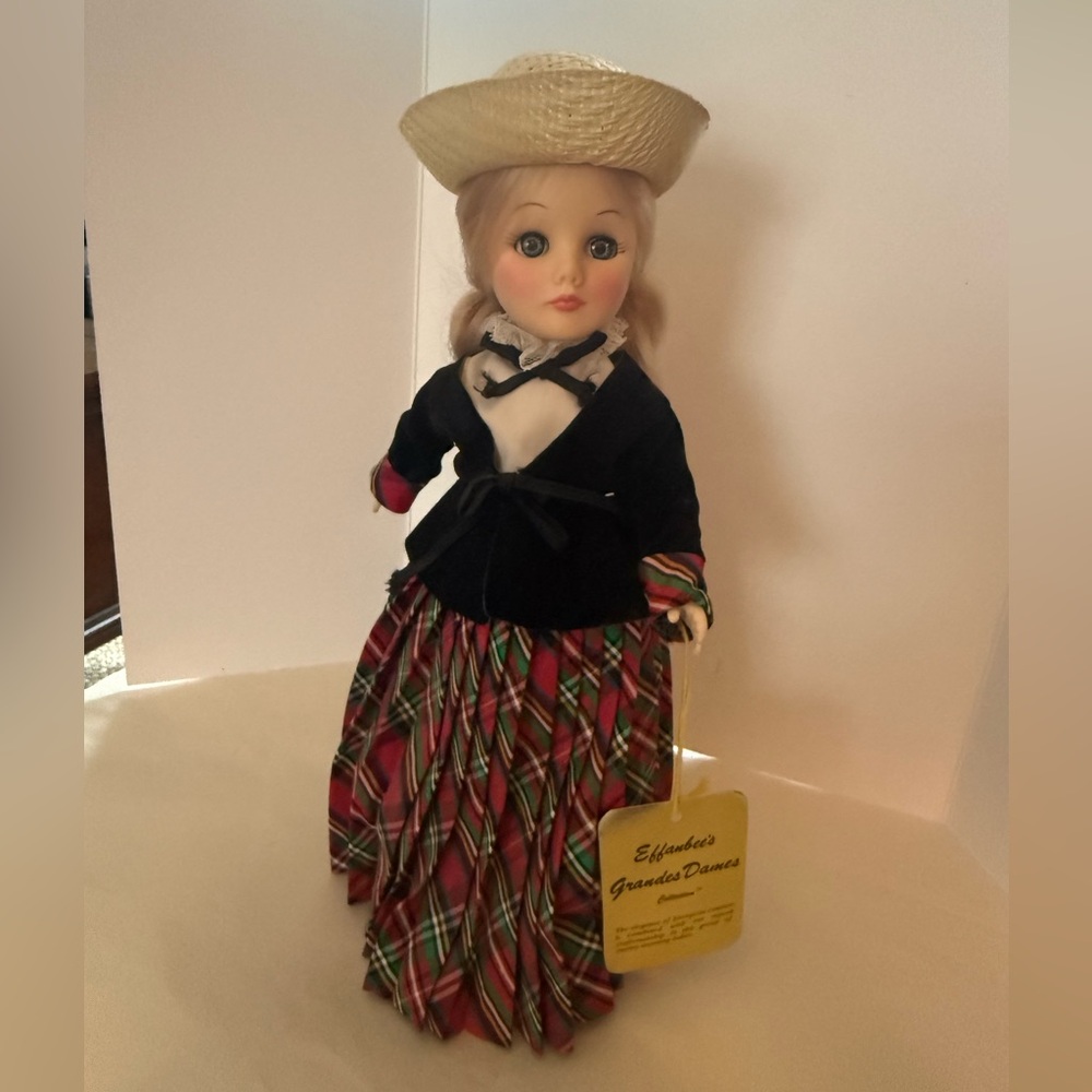 Vintage Effanbee Grandes Dames Collection "Robyn" 11" 1980's Pristine Condition